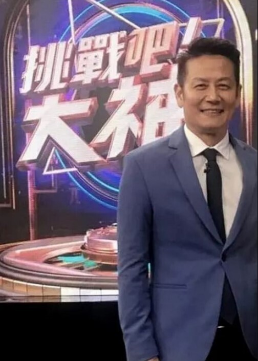 【和亲侄女的真实叙事】侄女逃课找我玩没忍住内射了，现在例假过了十来天了，感觉这次怀孕了！ - 就要草在线海报